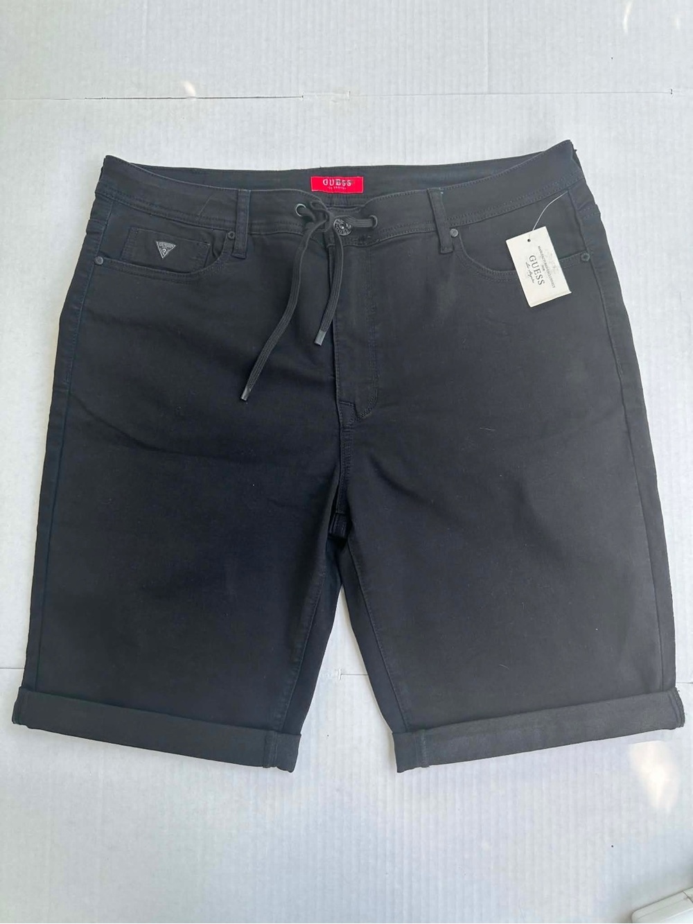 Guess Men’s Black Cuffed Flat Front Shorts with Drawstring SZ 40